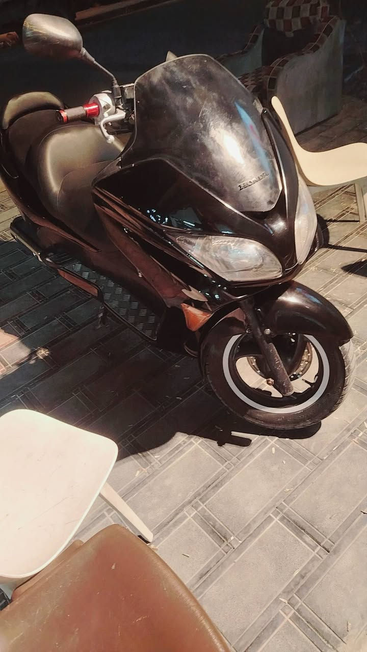 كوم حديد صفر ٩ انكلبت بيه و طفت ادير ما تشتغل و اني ما عندي فراغ اله سعر ٤٠٠ مكاني طوبجي ***********
