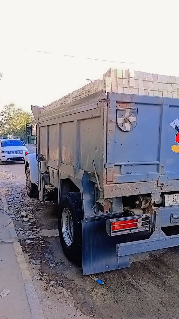 سلام عليكم لبيع سكانية موديل 79 قمارة 81 مكينة 111اكسن 90خفيف كلج صرفة 113هواي رقم كربلاء ألماني سنوية 29  رقم ***********

