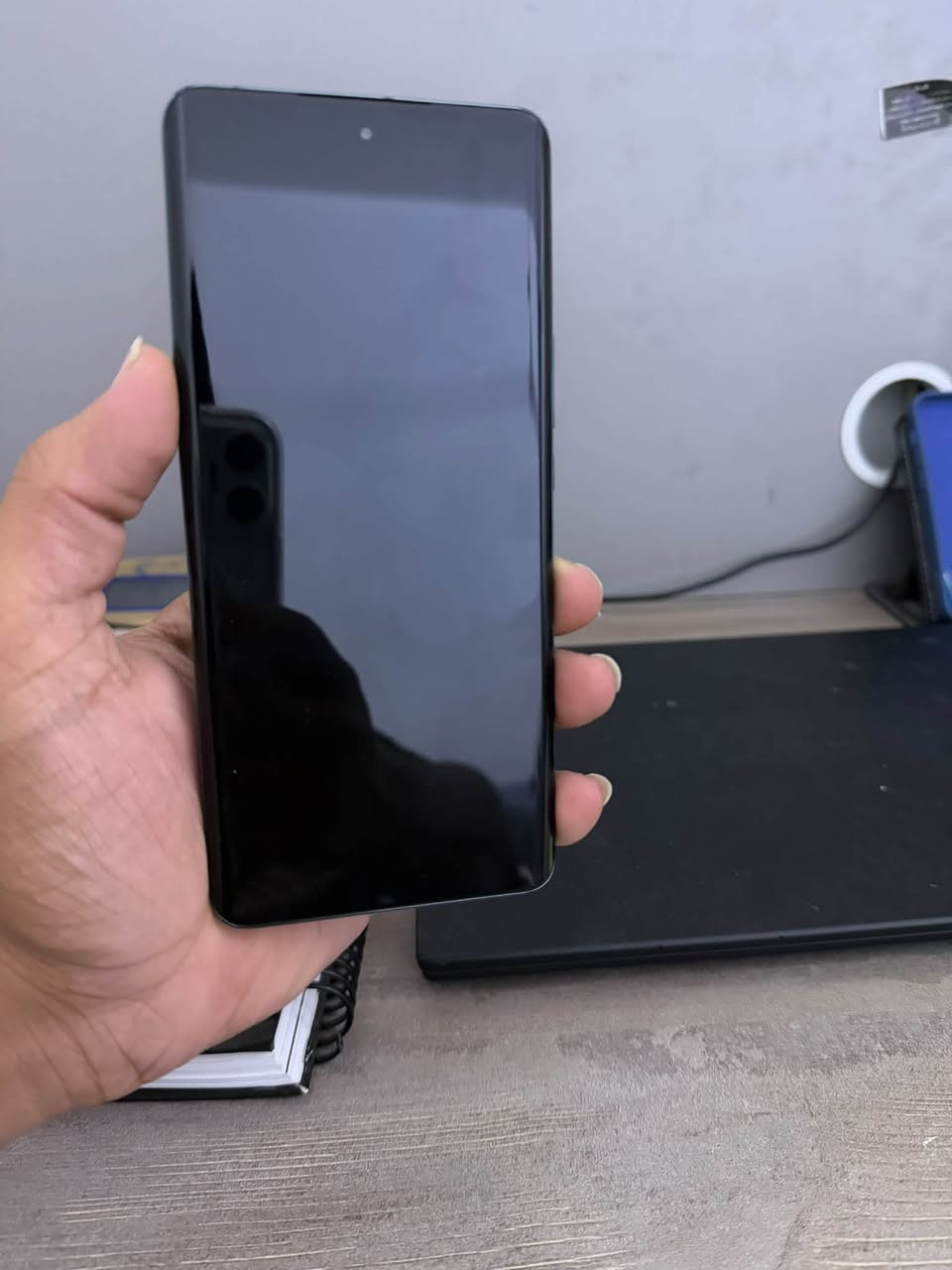 هونر x9b

ذاكره 256 رام 12 جهاز نظيف بي طبع بلشاشه ما مأثرابد عله المس والصور واضحه كدامك

سعره 175قفل
***********

نص مكتوب في الصور:
- إعادة إحياء اللحظات الرائعة بمجرد الضغط على الغالق
- استعرض صورك المذهلة واسترجع أفضل اللحظات التي استمتعت بها.
- إنشاء
- الألبومات
- الصور