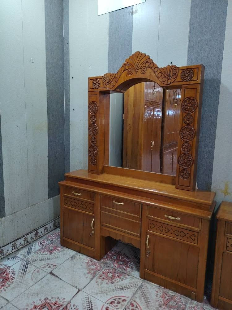 غرفه عراقيه تزكام حله 6 ابواب داخل وخارج صاج 5 ملم
زاويه كنتوريه برتفاع الكنتور  توج قبعه دوشمه حديث
العنوان ميسان حي العامل قرب صيدليه الشاكرين
رقم الهاتف ***********
السعر 950 عمارة, ميسان
