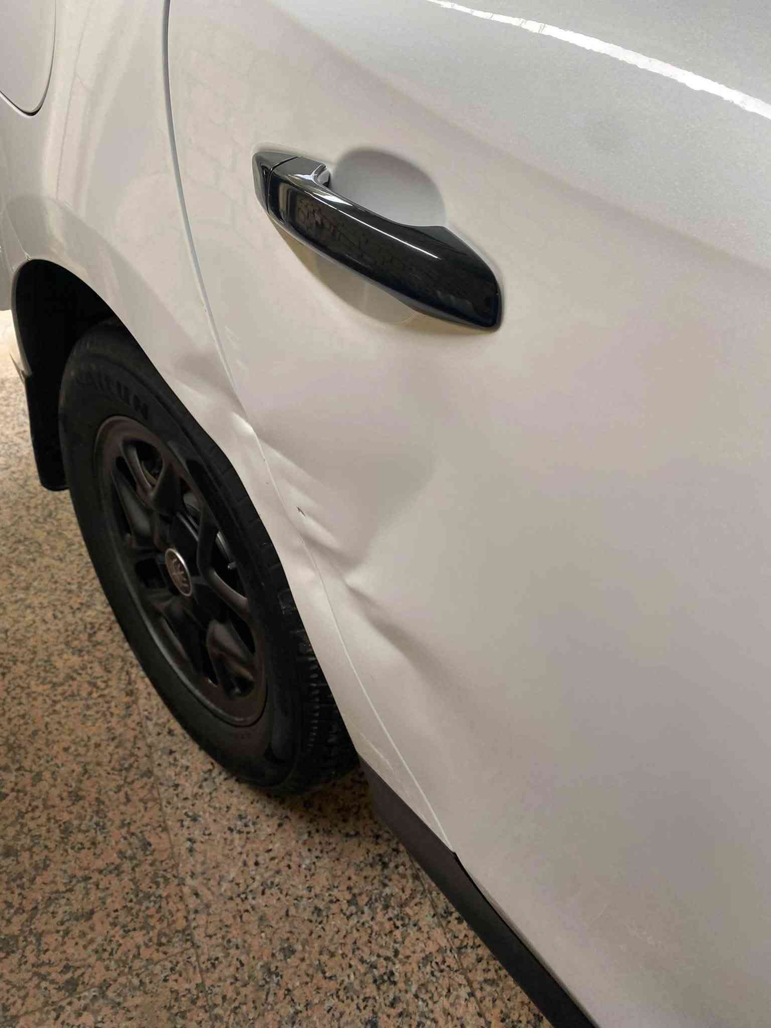 السلام عليكم BYD  كن بلاس  موديل 2025 سنويه وهزه جديده باسمي
ماشيه  18   KM. الكلي  🚘 داخل ابيض 

السياره مكفوله من الصبغ بيها هاي الطخه موضحه بالصور السياره جديده وجاهزه بدون نواقص 

السعر 19 و250 الف   مكاني بغداد الدوره 📍

***********☎️

