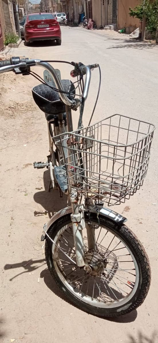 السلام عليكم بايسكل شحن بطارية ليثيوم نظيف ما بي نقص ولا عطل بايسكل قوي للبيع قفله 150 ***********
