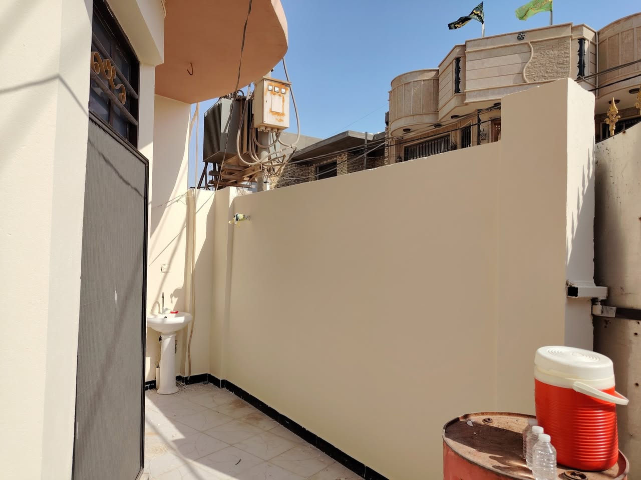 ترميم وصبغ بمواد وعمل درجة اولى بمواد #سلكونية_مقاومه_للأمطار بجودة عالية من شركة بتك التركية
#للعمل راسلوني على صفحة الفيس بوك او الواتساب ***********
#الديوانية 📍
#نضافة_العمل_شرطنا_الاول
