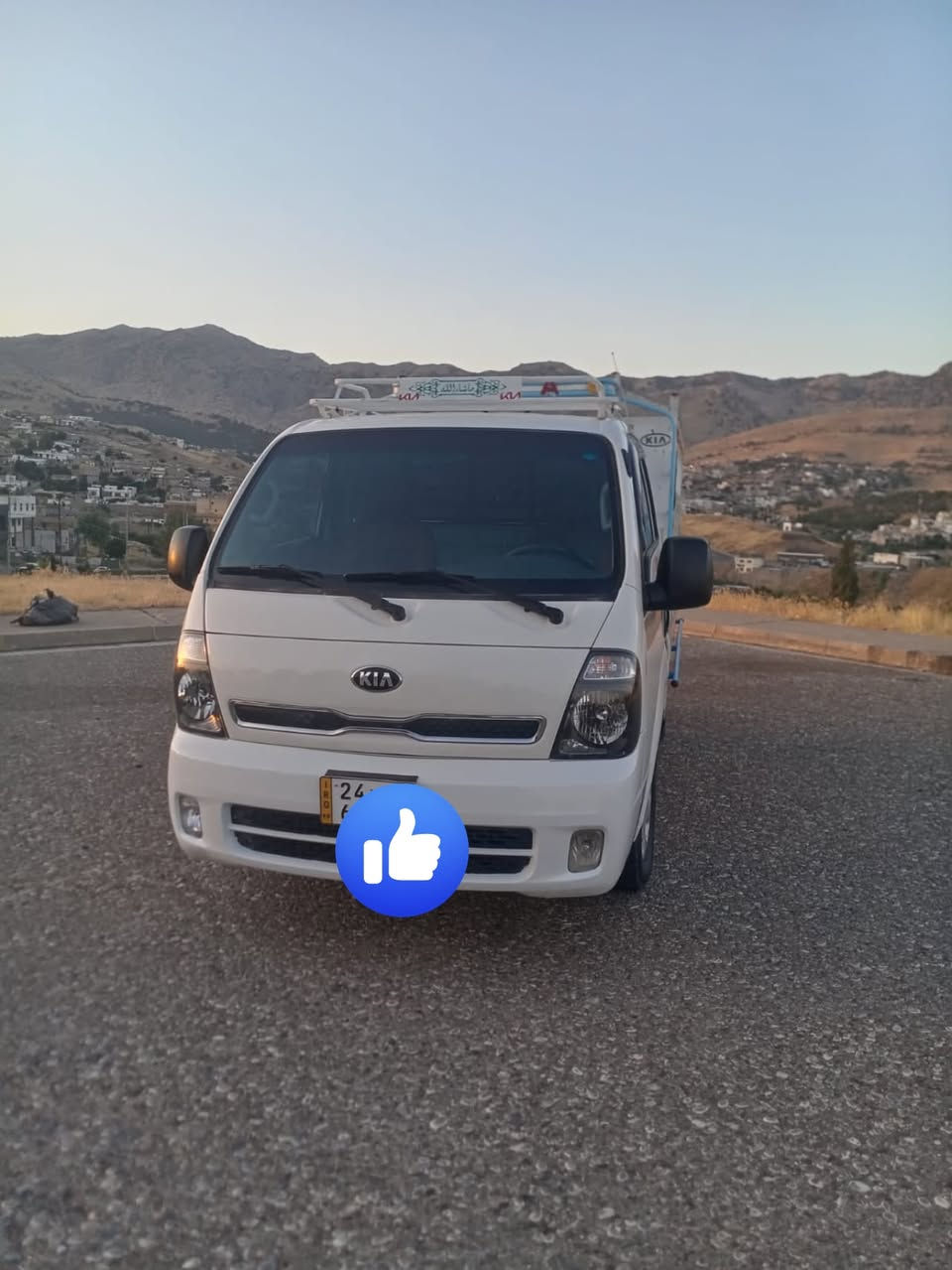 كيا حمل 
مودل 2017 2700
محرك گير شانسي تبريد ابشرط 
رقم وسنوى جديد 2030
سيارة مكفول بدون صبغ 
***********
