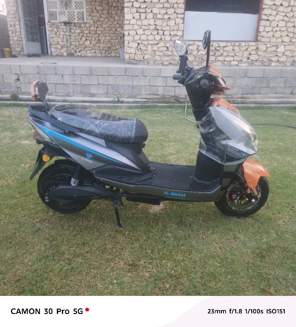 موطور شحن جديد ٢٠٢٥ بطاريات كلهن جدد ١١ و١١ونص واكو بيهن ١٢
شنو الموديل/النوع بالضبط للمطور الشحن هذا؟ وإذا أكو سعة البطارية أو عدد الأمبيرات تگدر تذكرها؟: 
٢٠٢٥ / شركه الماسه / ٣٦ للبطارية الوحده 
وين موقعك هسه بأي منطقة/مدينة بالعراق حتى المشتري يعرف مكان المعاينة والاستلام؟: 
الأنبار / الرمادي / الجزيره / البوفراج /
شنو ويا الموتر من ملحقات أو هدايا؟ مثل الشاحن، خوذة، قفل، شنطة، أو أي اكسسوارات ثانية؟: 
شاحن / خوذه / لد اناره  / چادر غطاء  / ستاند موبايل  / جنطه / ودهن برك /
هل عليه أي ملاحظات أو عطل بسيط غير موضوع البطاريات، أو كلشي شغال تمام وجاهز للاستخدام؟: 
كلشي كامل بس الموطور مستخدم فبي شوي شخوط بسيطه 