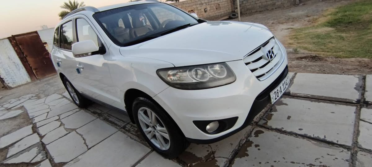 سنتافي خليجي 2011 
السياره مكفوله فقط تكحيل بالجاملغ الامامي الايمن موضح بالصوره
تخم تاير جديد
كير محرك تبريد خير من الله
كشنات جلد
فتحة سقف سلايت 
تحكم ستيرن
مثبت سرعه
باقي المواصفات معروفه
السعر 140 وبي مجال
(بيع او مراوس حسب القناعه)
مكان السياره شمال بغداد
للأستفسار
***********
***********
