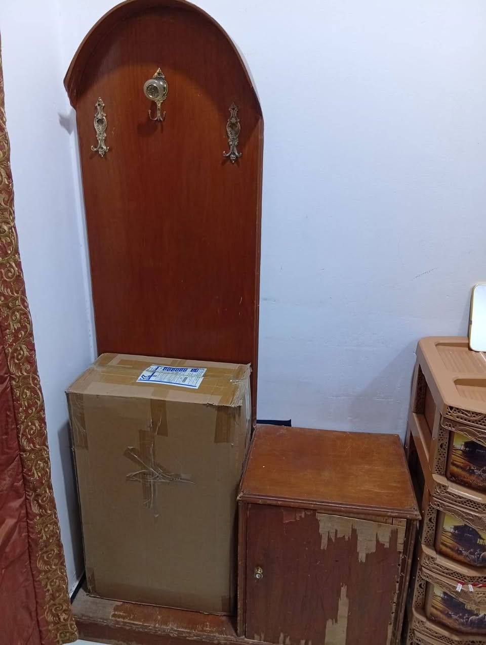السلام عليكم غرفه للبيع السعر 250 وبيها مجال البصره ابو الخصيب للاستفسار التواصل ع الرقم ***********
