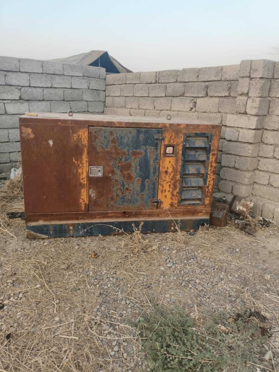 مكلف بالنشر 
مولد بيركنز 25 kv  انكليزي للبيع 
الخلل اطفاء عند التشغيل يحمل ويطفي
العنوان الزوية 
للاستفسار اكثر اتصل 
***********
***********
