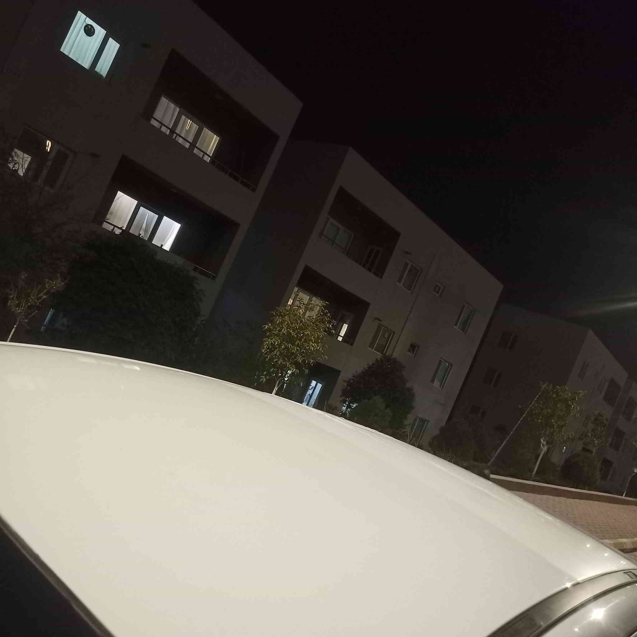 سڵاو هاوڕێن ئەم بیجۆمان هەیە بۆ فرۆشتن مۆدیلی ٢٠٠٤بێ دە عمە و بێ لێدراوە سەیارە کە زۆر پاک ماوە تەوە هەموو گیان مەزبووتە سەنەوی و پاکانەی لەگەڵ بەشەر تی ئەوەلیاتو خرامەتەبریدی لەسەر سویج  سعری ٣٤گەڵاو معامەلەیەکی برایانە ***********
