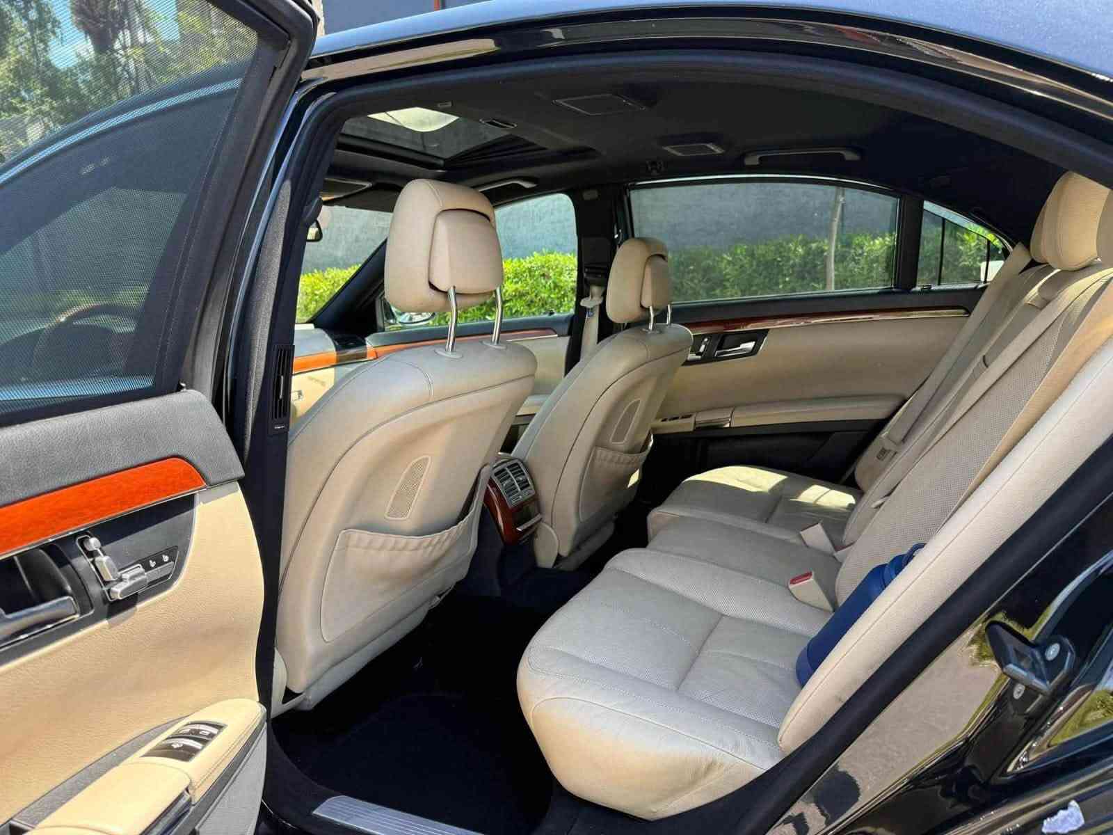 السلام عليكم ورحمة الله وبركاته 🌹

للبيع مرسيدس S-Class S350 موديل 2009 – وكالة بشكير الخليجية

🔹 كفالة عامة مطلقة VIP
🔹 مواصفات واحد على واحد وبلادية السيارة من الدعامة للدعامة، غير مستبدل بها أي قطعة.
🔹 ممشى حقيقي وموثوق.
🔹 باب طويل، مواصفات نادرة جداً بهذا الموديل.
🔹 رادارات جانبية + رادار أمامي + رادار خلفي.
🔹 حساسات محيطية أربعة جوانب.
🔹 Slide Roof.
🔹 رقم دولي جديد.
🔹 السيارة استخدام شخصي ومحافظة عليها بصورة استثنائية.
🔹 من النوادر بهذا الموديل وبهذه النظافة.
🔹 كاملة مكملة، جاهزة، لا تحتاج أي مصرف أو صيانة.
🔹 تايرات جديدة.
🔹 السيارة جاهزة للاستخدام فوراً.

💰 السعر: 197
يوجد مجال بسيط جداً للجاد فقط.

🔄 تحويل مباشر أو وكالة.

***********

السيارة لأهلها، والجاد يتفضل للمعاينة.
