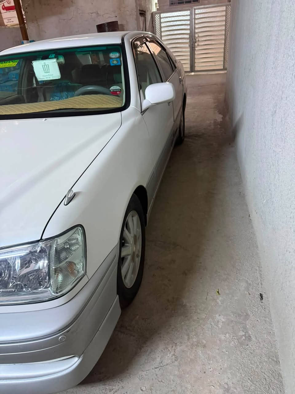 السلام عليكم
كراون ملكة موديل 2001 اصولي
اربع دكم فول مواصفات عدا الفتحه 
مكينة كير حدادية جديد ديفور الكبير 
السيارة بسمي تحويل ثاني يوم 
تحوير نجف فوك وجوه  
رقم بغداد الجديد 
مكان السيارة بابل 
للاستفسار : ***********
