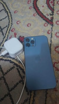 ايفون ١٢ برو ماكس • للبيع • واتساب