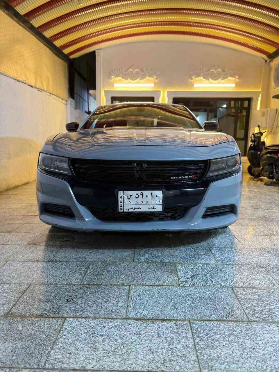 جارجر 2021  أصل فول مواصفات لون مميز (سموك) بيع او مروس 
رقم بغداد SXT PLUS
وارد كندي حادث جاملغ والباب صبغ فقط بدون تبديل 
المحرك : 3.6L   V6
ماشية:50الف
المواصفات :
١-فتحة 
٢-كامرة دوارة
٣-مقاعد امامية كهربائية عدد 2 جلد (تدفئة+تبريد)
٤-تبريد قطعتين
٥-مصابيح امامية زنون 
٦-كراسي كهرباء
٧-ويل قياس 20 انج 
٨-حساسات خلفية
٩-تشغيل عن بعد
١٠-مكينة 6 سلندر
١١-ستيرن تدفئة
١٣-مانع انزلاق
١٤-كشن حضن +خزن ميموري
١٥-مقاعد خلفية تدفئة
١٦-محدد سرعة 
١٧-تدفئة ستيرن
١٨-دخول ذكي بصمة
مكان السيارة بغداد الرصافه
للاستفسار :
*********** بغداد, العراق
