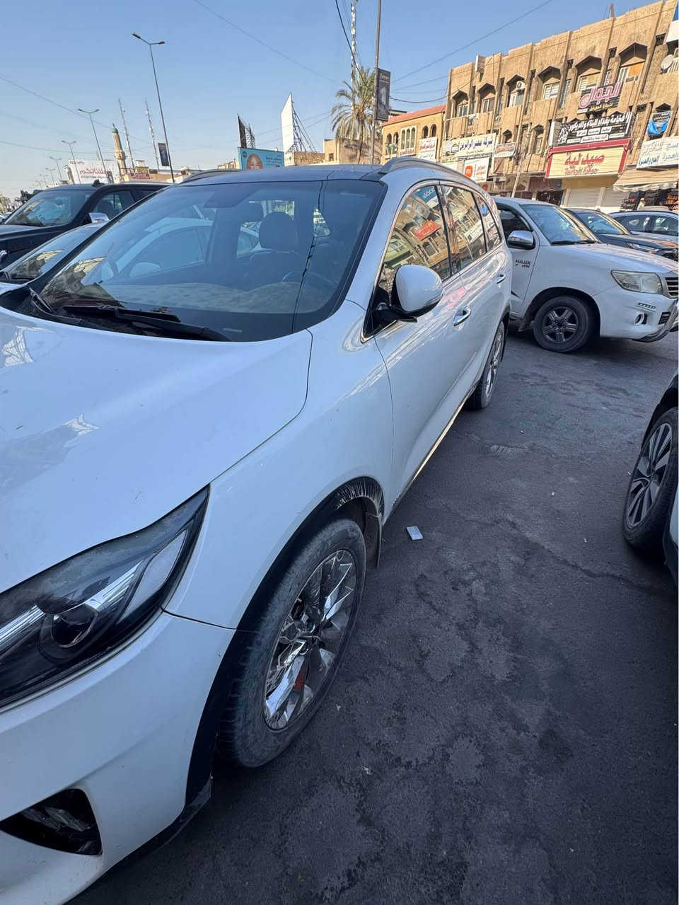 سورنتو موديل2019واحد علا واحد من عده اربع كامرات فور ويل محرك6سلندر 
فتحه بانوراما تحكم ستيرن سايد بريك يدوي ماشيه 106568 صدرها جديد  السياره بس بيها بارد طخات خفيفه بوليش أتروح  سعرها 210واتساب*********** بغداد, العراق
