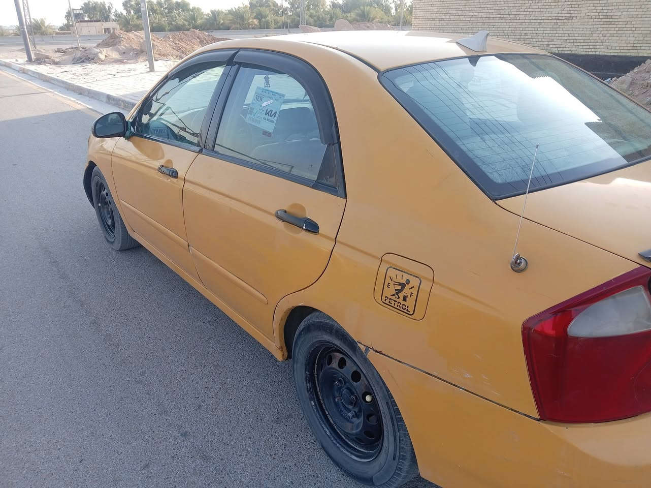 السلام عليكم كيا سبكترا للبيع وارد امريكي 2006 سياره باسمي مصفره هيا وغرامات رقم انجليزي جير ومحرك استوني شاتي حاويه السعر 58 وبيها مجال للاستفسار خابرني على هذا الرقم  ***********
