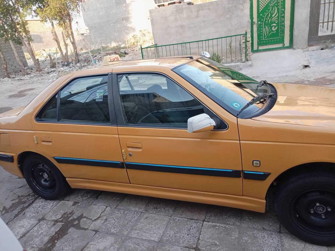 بيجو 15 للبيع بأسمي سنويه وهزه ورقم وخط وبحث بغداد أبو غريب 37 بيها مجال ***********
