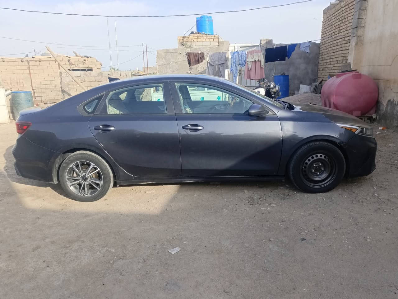 سلام عليكم كيه فورتي مريكي 23 محرك 2000 دوش كير محرك شرط حداديه كله على وضع الشركه تيرات كلهن حته السبير جديد  موصفات فول من عده الفتحه والبصمه  تبريد تدفأ سياره جهزه معوقين اسويلك وكاله عامه  بيه ثلث قطع تبديل بنيد وجمالق اليسر وباب نفس الون  ماشيه 50 الف مكان ناصرية مركز السعر 135 وبيه مجال ***********
