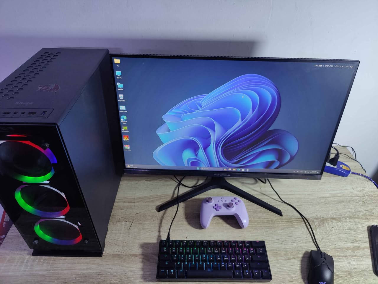 اخوان سلام عليكم
سيت اب كامل 
شاشة حجم 27 مع كيبورد وماوس وكمبيوتر 
المواصفات 
ryzen 5 3500x
msi gtx 1660 super VENTUS xs
ram  2x8 16 3200hz g.skill RGB 
msi b450m pro
hdd 1tb ssd 128gb 

الشاشة minifire ips 27inch FHD 120hz 
مع كيبورد وماوس 

مكاني بغداد الدورة 
بيها مجال حك الجية للشراي 
رقمي ***********
ما عندي توصيل بغداد, العراق

نص مكتوب في الصور:
- MSI GTX 1660 SUPER
- MB MSI B450M A PRO MAX
- RAM 16GB 2X8
- HDD 1TB
- SSD 128
- MONITOR 27INCH 120HZ IPS PANNEL