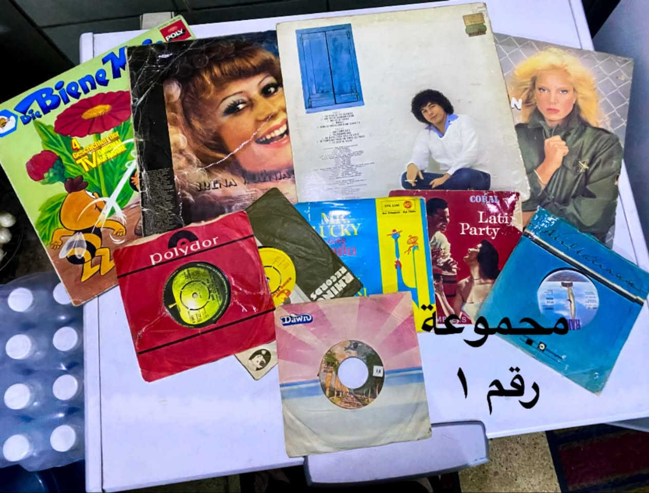 مجموعة اسطوانات كبير وصغيرة اغاني غربية وموسيقى عالمية
مجموعتين رقم١ و ٢ كل مجموعه مكونه من ١٠ اسطوانات للبيع السعر ٣٠ الف للمجموعه مع توصيل 
للتواصل *********** واتساب 
توصيل 🚚 اكو …..

نص مكتوب في الصور:
- مجموعة رقم ٢
- مجموعة رقم ١