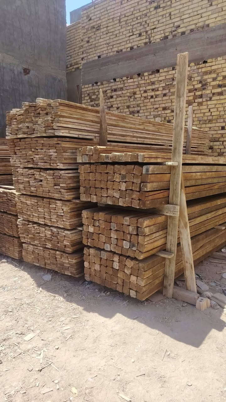 للبيع
 لوح روسي نظيف  طول 4 متر عدد 6 مكاعب
+ سير طول 4 متر عدد 4 مكاعب
عنوان الحلة المركز
اتصال هاتف ***********
