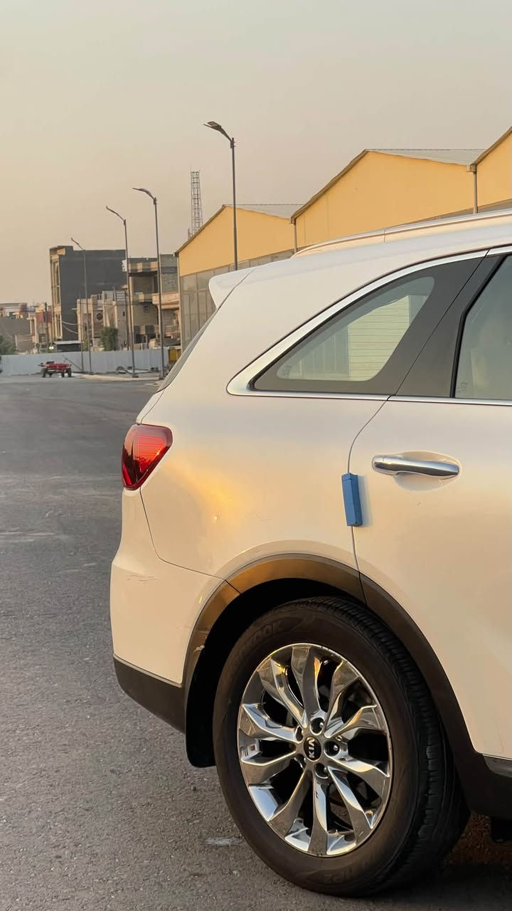 🚘 كيا سورينتو 2019 خليجي للبيع

🔹 الموديل: 2019
🔹 الوارد: خليجي
🔹 المحرك: 6 سلندر V6
🔹 السعة: 3.3 لتر
🔹 القير: أوتوماتيك
🔹 الدفع: حسب السيارة (/أمامي)
🔹 عدد المقاعد: 7 ركاب
🔹 الفئة: نص مواصفات

✨ المواصفات والتجهيزات:

• شاشة وسطية
• كاميرا خلفية
• حساسات خلفية امامية
• تحكم بالمقود
• مثبت سرعة
• تكييف
• تحكم كهربائي بالمقاعد حسب الفئة
• بلوتوث كار بلي
• مراية كهربائية
• 3 صفوف
• 

🔥 6 سلندر 3.3 — أداء قوي ومناسب للعائلة والسفر
🇦🇪 خليجي
 موديل 2019

📞 السعر: ______24،000$ وبيها مجال
📍 المكان: بغداد
📲 للتواصل: *********** واتساب فقط
