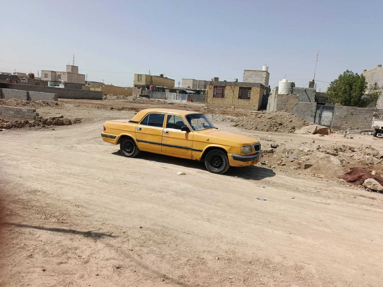 سلام عليكم اخوان سياره لبيع العنوان الناصريه شطره مكينه اثنين ونص مكينه وكير جديدات حداديه وره وكدام تخم تاير حداديه خمصطعش رقم ذيقار سياره جاهز بس بيه الجامه الكدام مكسوره وسكنات نص عمر كشنات وتبريه محور بس عوزه غاز تحويره  بسوك الشيوخ السعر 24ورقه وبيه مجال حك الجيه الرقم التوصل  ***********
