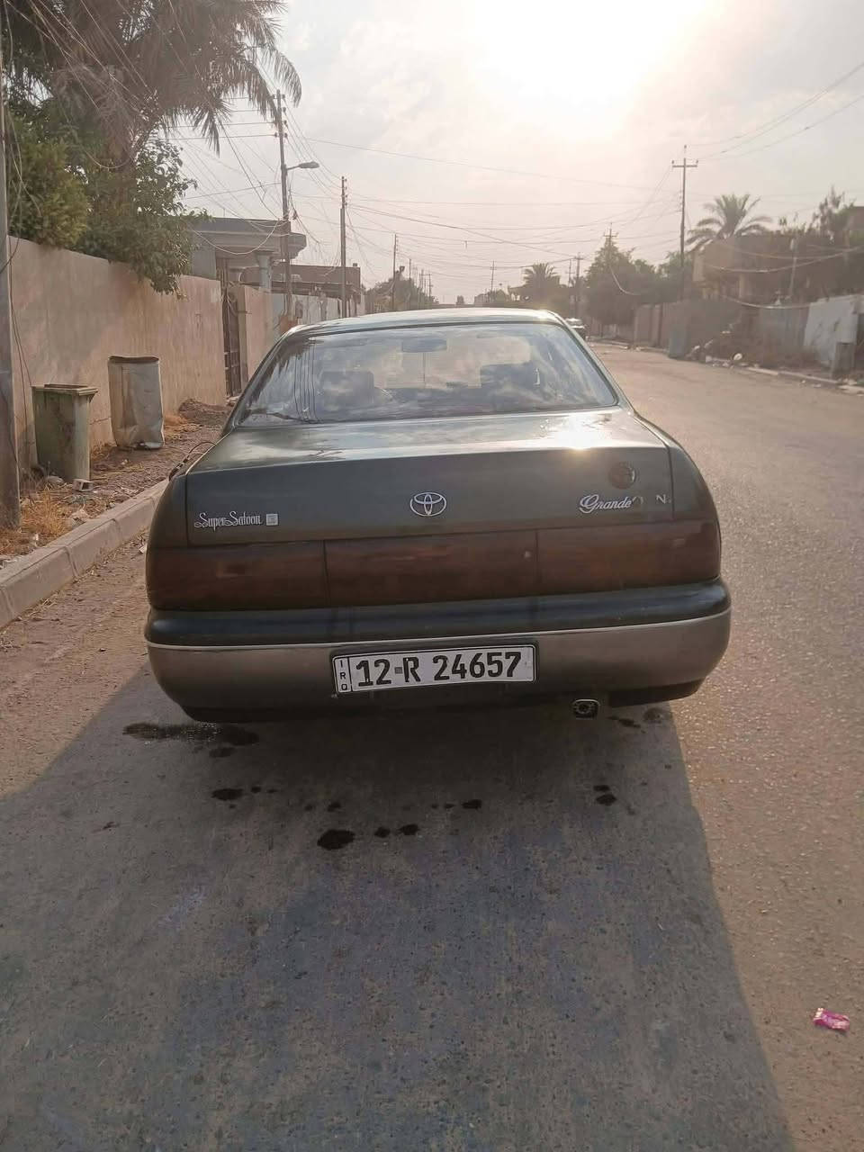 سياره بطه 1992 سياره كير شرط انطي بيه المحرك بيه بستم واحد بكن سياره لل بيع سياره السنويه 29 رقم نينوه السعر 50  ونتصل وتدلل رقم الهاتف ***********
