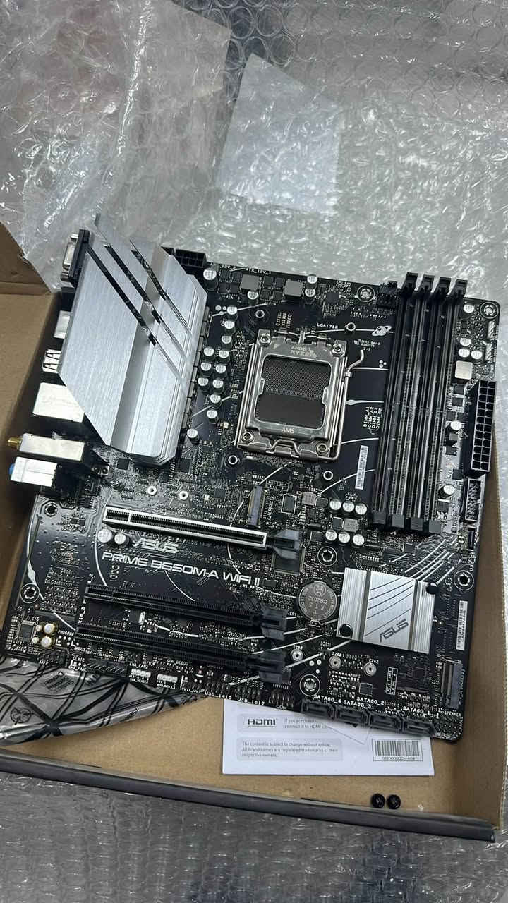 مذر بورد b650m asus prime wifi 2
للبيع اخوان السعر 135 الف 
سبب البيع تطوير  
وتساب ***********

نص مكتوب في الصور:
- قص