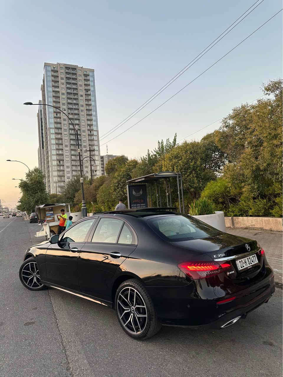 Mercedes E350 🇺🇸
2021 
30 mil royya 
Masafat 
5 kameraya 
Sanduq shaft 
Naw creme 
Kushen garm 
Sama3a bilmster 
2 parchay boyaxa. 
*********** أربيل, العراق
