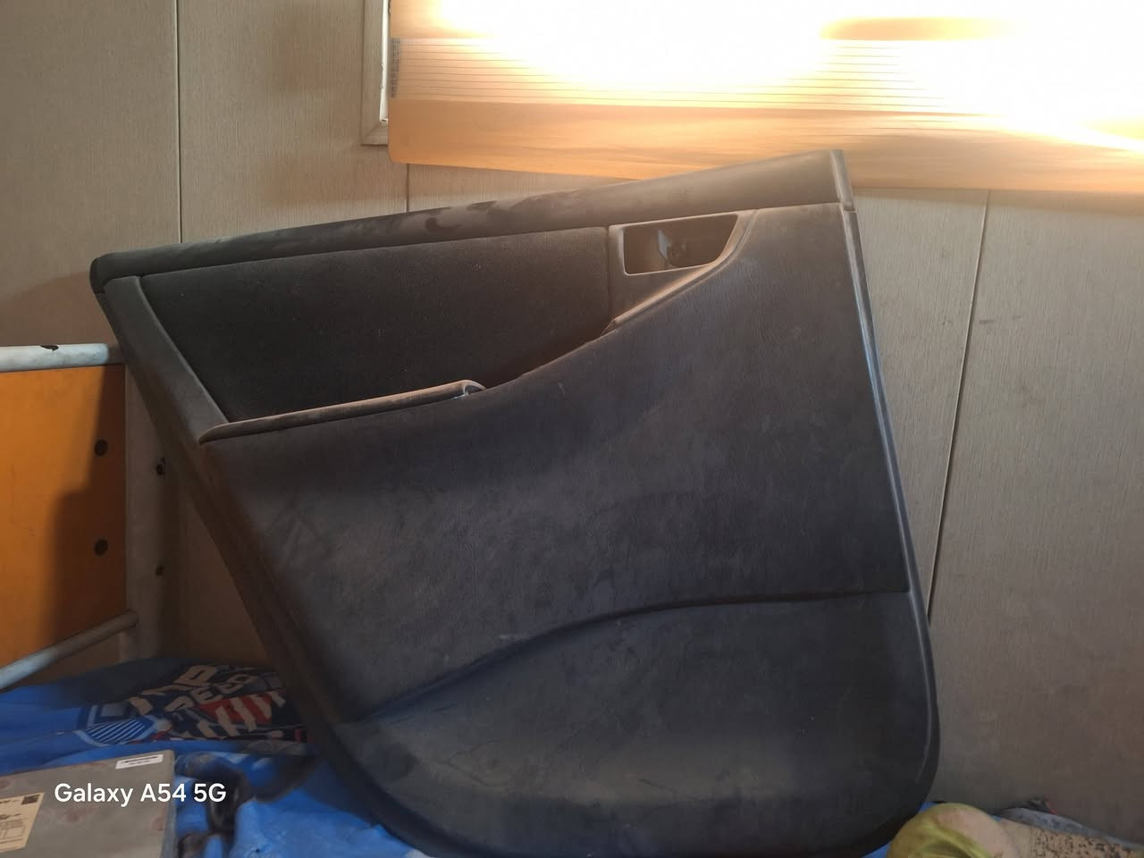 بطانة ايسر خلفيه ومسجل نحله للبيع مكانهن بغداد البلديات ***********
