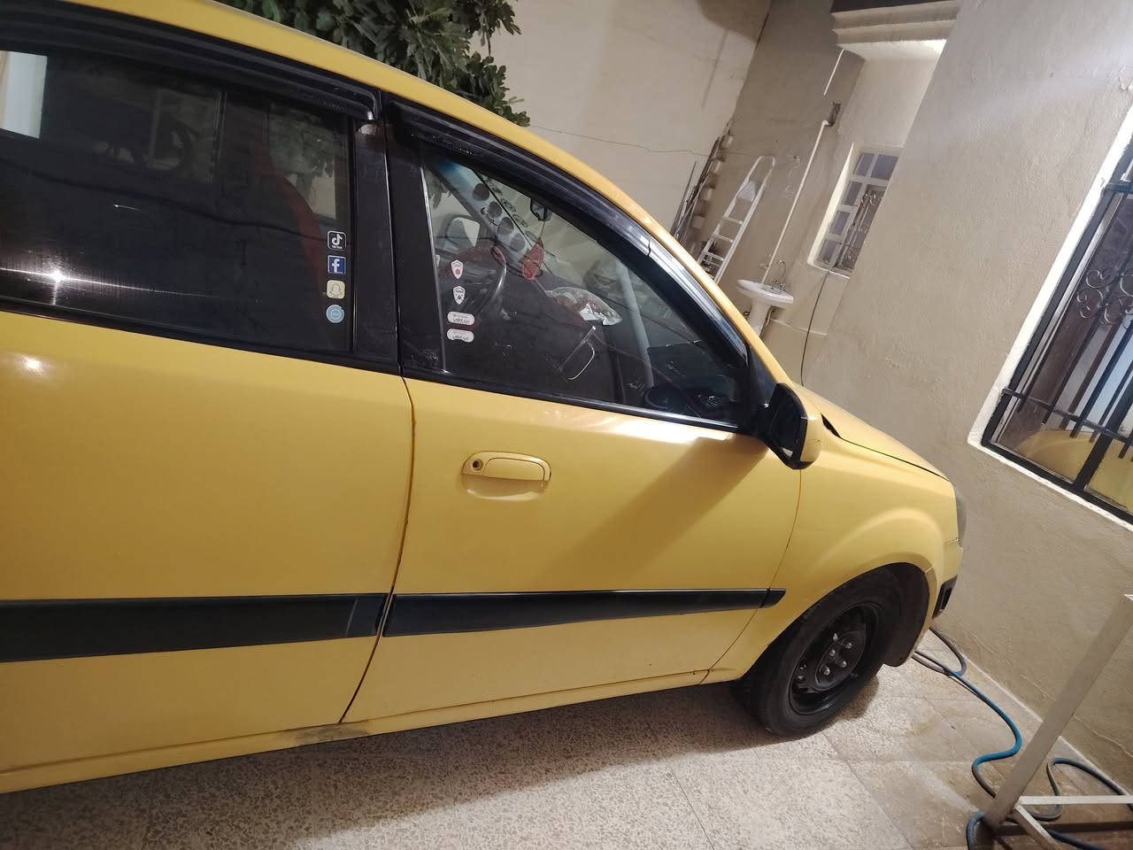 كيه ريو  موديل 2008 
رقم كربلاء مشروع وطني 
هيئه وغرمات 250 الف 
🔴 ضرر مثل ما موضح بالصوره 
🔴 محرك جديد وكير شرط 
🔴 فول توماتيك 
🔴 تبريد نقص غاز 
🔴 طخم الكدام نص عمر 
🔴 وراد امريكي ضرر جامغ الكدم 

السعر 72  بيها مجال 💲

العنوان الموصل حي سومر 
***********📞
