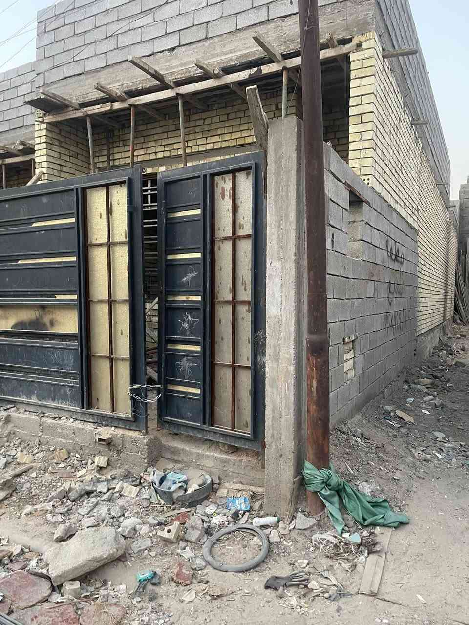 دار للبيع المساحة 100✅
بناء لجديد تسليم مفتاح 
حسب الطلب 👍
شارع اسواق ام مالك 
للاستفسار ***********
