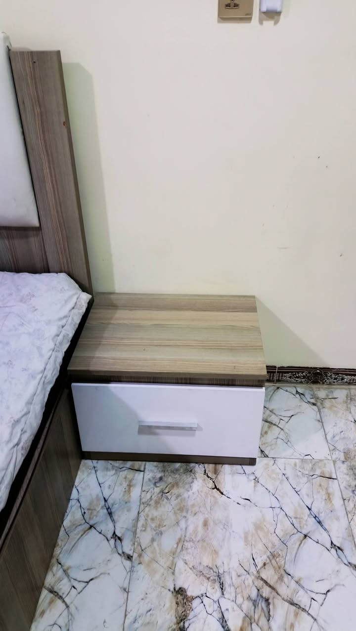 السلام عليكم غرفه نوم للبيع ما بيها أي عيب خمس قطع سعرها 380 وبيها مجال للاستفسار ***********
