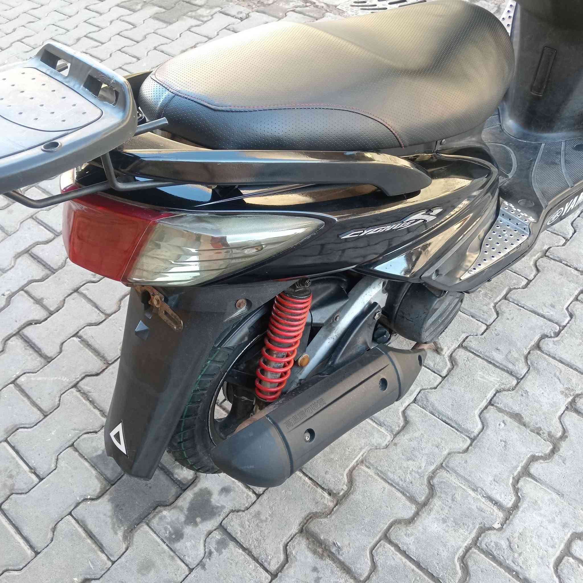 سلام وعليكم سكنس فحل للبيع دراجه مكفوله من كلشي أخت الرمبه العنوان بغداد الشعله سعر 800بيها مجال ***********
