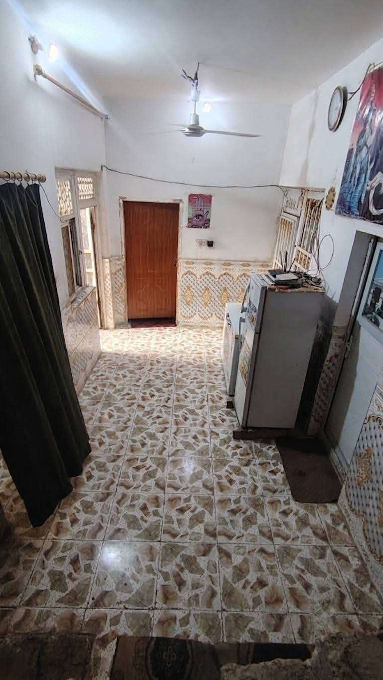 للاستفسار اتصل ***********
بيت للبيع .في حي الزهراء مساحة 100 متر ركن طابقين واجهه 10في10
خدمات كاملة منطقة تبليط بالكامل. يقرب 50 متر عن المدارس
الطابق الاول يتكون من 
استقبال 4.75 في 3.5 
طارمة 4.75 في 2.5
المطبخ 3.75 في 3
الصالة 5 في 2.5
غرفه نوم 4.5 في 3.5
منور 1.5 مربع
حمام 1.5 مربع
الطابق الثاني 🧧
غرف نوم عدد 3 
الاولى 4.75 في 3.5
الثانيه 4.5 في 3.5
الثالثه  4.75 في 3
حمام 1.5 مربع
صالة.سطح
للاستفسار على هذا الرقم ***********
غير متواجد على الفيس
