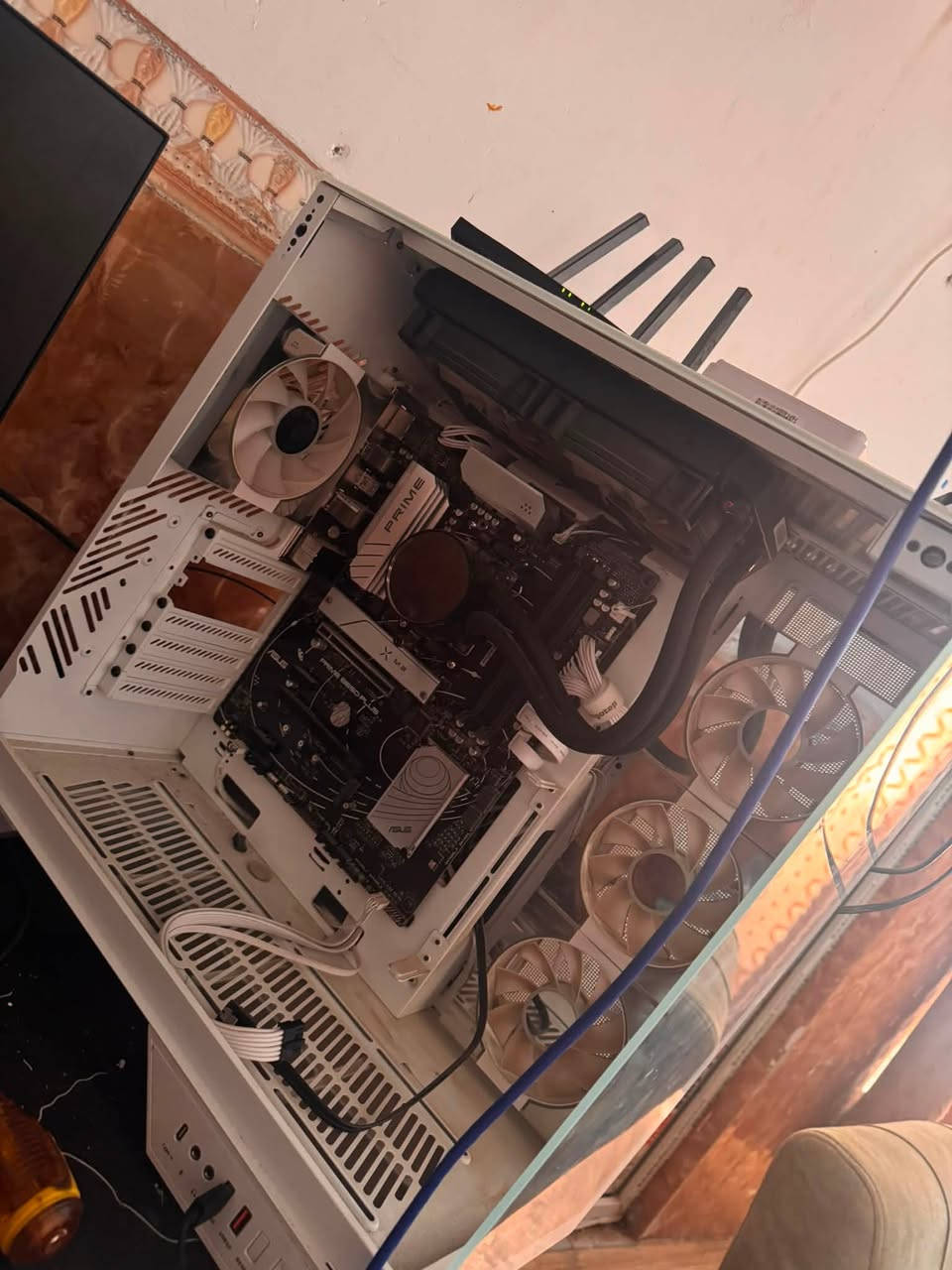 غراض للبيع ابيع الكرت مفرد و عدة المذربورد و المعالج ركز شوي 

5070 Ti Asus prime 16GB ما عندي سعر اله بس اشتريته قبل سنه و 8 اشهر او اقل ما اعرف الصراحه ب مليون و 425 انته قيم وانطيني  سعرك  و ستعامله قليل يعني  
حق فتره 8 اشهر و تركت 

عندك مذر بورد PRIME ASUS B650-Plus  رامات و مركب عليها معالج R7 7800X3d و معرفه هذني ما يحتاج أعرفك عليهن الكامبو هذا بدون رامات إذا تريد انطيك وياها المبرد ما اعرف اسمه بس موجود بل صوره بدون مقابل يعني ويه الغراض و هم موجود M.2 512gb ما ادري من يا شركه بس جيد جدا سرعته اتوقع مو اكيد 7200 او اقل و عندي 2 رامات 32 و هذا السبب البيع خربت واحد خرب البن مالته و الثاني ما اعرف عنه اي شي هم انطيك ياهن جرب تصلحهن و الكيس dark flash مدري شسمه المهم ابيض احسبه ويه الغراض اريد بيهن 700 

و ويه الكرت انطيك هذني هم هدية لان ما اريد ابيعن خلي غيري يستفاد بيهن هديه ويه الكرت ماوس كلوريوس اتوقع مودل D و كيبورد ما اعرف اسمه بس جيد شكله حلو دزلي رساله او تعليق ادزلك صورته هوه و الموس 

و عندي شاشه هم 
1080p 
monitor samsung 240hz g4 odyssey
نضيفه لا ديد بكسل ولا بطيخ
اخذتها ب 300 و اريدها ب 200 لا تكلي غالي كلش مناسب 

عندي شاشه ثانيه هم 2k 170hz من gigabytes نسيت 
اسمها mمدي شنو المهم هم نفس الشي لا ديد بكسل ولا شي

مكاني ميسان العمارة قطاع 30 
و عندي توصيل شرط العربون يولد ركزو عربون حته لو فد شي بسيط10 تريد اسيا تريد ماستر إذا انته ناوي تشتري ما يفرق العربون ولا يوكفك  العربون

اي استفسار تعال واتساب او خاص  او تعليقات هذا رقمي 
***********

و صراحه مستعجل على البيعه  
و لا تحاول تنزل من السعر لان ما ابيع
