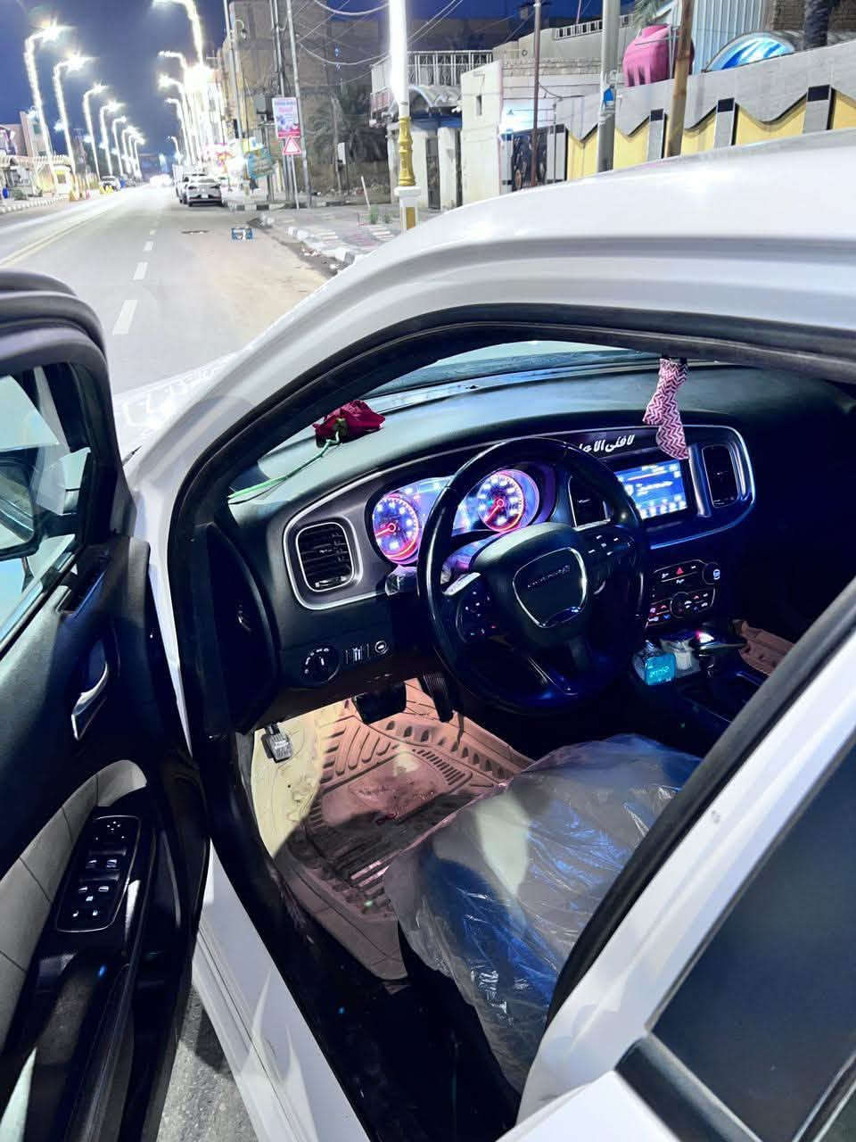 للبيع ١٩ اصل مكينه ٣٦٠٠ السياره جاهزه لتواصل ***********

نص مكتوب في الصور:
- 000-28183765 - 08/05/2020 - IAAI