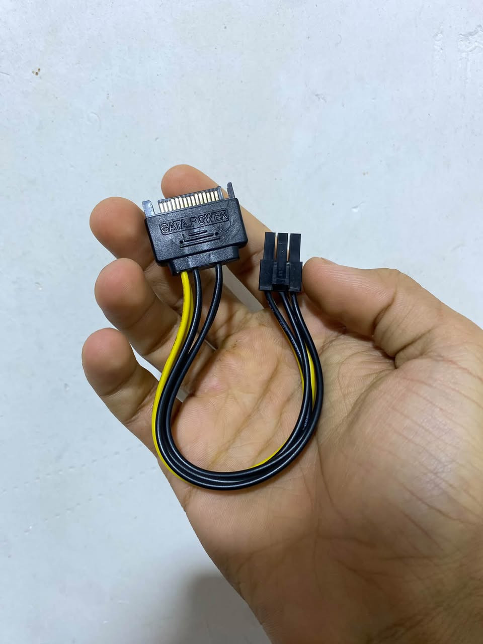 تحويلة SATA الى pin6 تحويلة مفيدة لتشغيل لكروت على باورات الي ما تدعم Pin6 ، للتواصل خاص او واتساب *********** السعر 10 الاف شامل التوصيل
