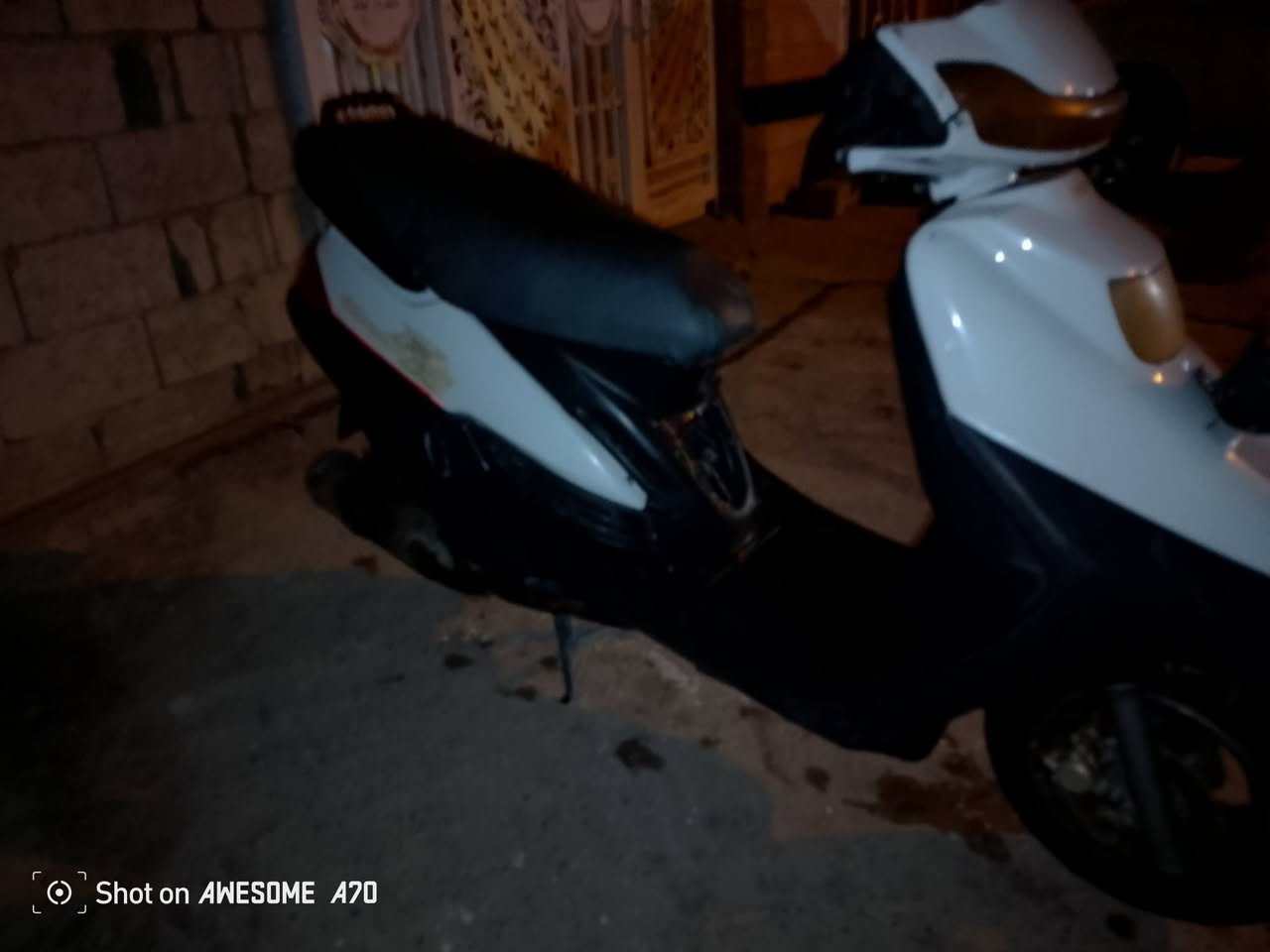 السلام عليكم دراجه فراشه فضائي موديل 2000شهر8 الدراجه كفرات كهربائية تايرات كوله نضيف سرعه 140 ياباني كفراتها البلاد سلف هندر نكره مكان ديالى بعقوبة *********** الرقم بس واتساب
