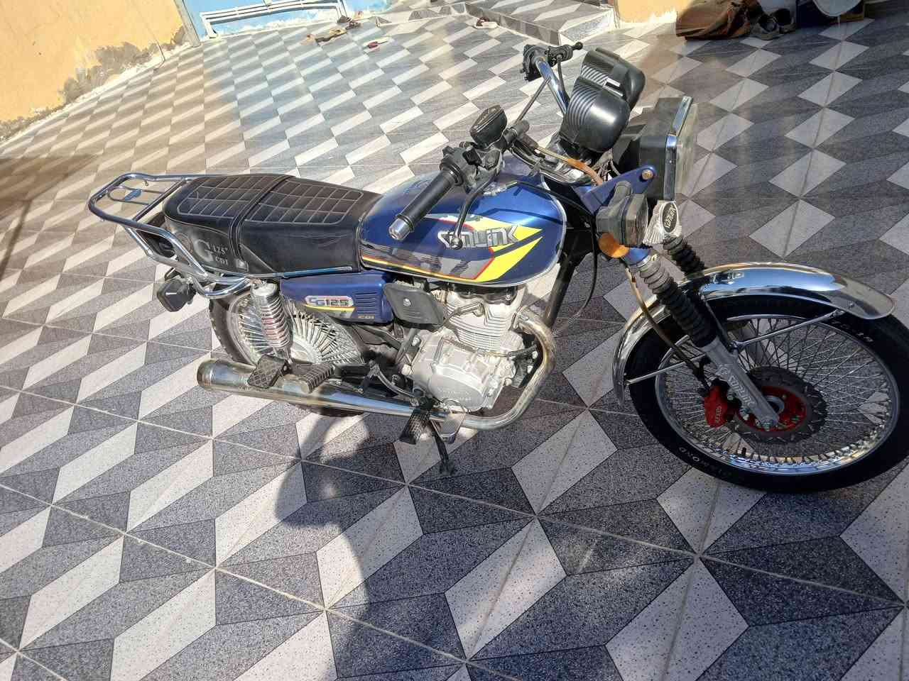 سلام عليكم متاح دراجه تايكر موديل ٢٥ باب اول سونك دراجه ع وضع الشركه كلشي ما بدل بيها صلنصه كاتم سعر ٦٧٥ وبيها مجال دراجه العام طلعت شهر ٨ من المعرض اتصال ***********
