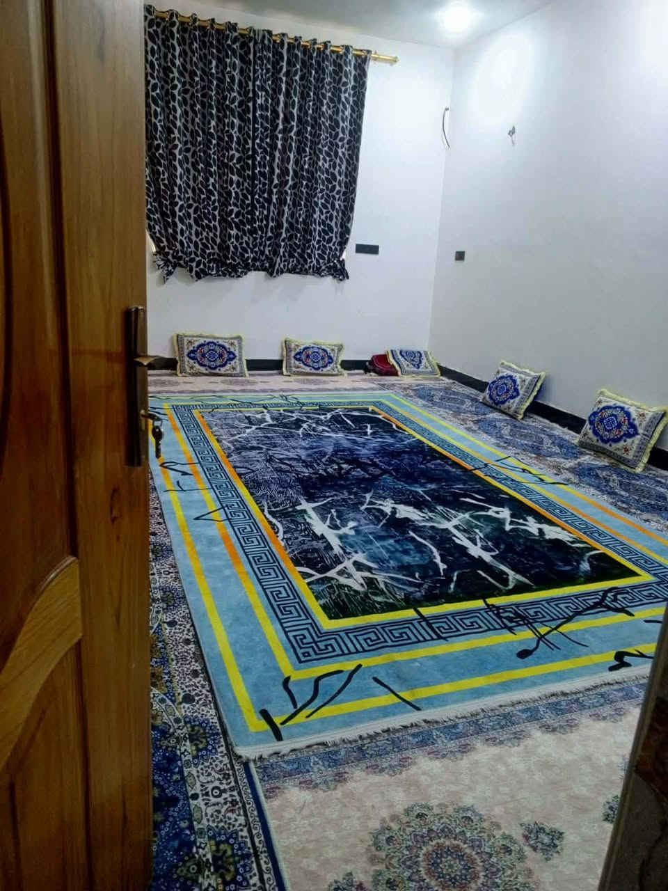 مكتب ولايه علي 
يا الله الدار للبيع المساحه 200م
طابو سند 25 يحتوي على ستقبال وصاله 
وغرفتين و صحيات داخليه و خارجيه 
صب كونكريت بناء درجه اولى 
شارع تبليط ماء و كهرباء مدارس قريبه 

عنوان ـــ البيت /نجف شارع كربلاء عمود 155 على طريق يا علي سعر 45 وبي مجال 
***********
