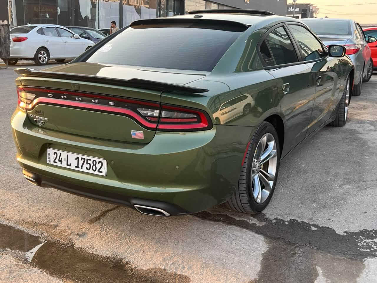 السلام عليكم
جارجر SXT 

الموديل 2022

اللون المرغوب

( زيتوني )

وارد كندي 

ماشيه 111 كيلو حقيقي 

سنويه جديد 

رقم دهوك
.

المواصفات 

المحرك : V6 . 3.6L .

 فتحة سقف

 مصابيح امامية لد مع زنون ثلجي LED .

ويل قياس 20 أنج .

حساسات مع مانع تصادم خلفي .

شاشه كاربلي مع نظام  GPS .

كتلوكات الشركه مع عدد البصمه 2

مقاعد أمامية كهربائية عدد 2 .

ذاكرة لحفظ وضعيات الجلوس (ميموري) .

مقاعد أمامية تبريد وتدفئه

مقاعد خلفية تدفئة .

تشغيل عن بعد .

ستيرن كهربائي .

تدفئة ستيرن .

المري الجانبي هيتر

محدد سرعة .

تلفون بلوتوث .

كاميرا خلفية

دخول ذكي (بصمة) .عدد (2)

الضرر فقط بوند مصبوغ 

سياره جديده وجاهزه وبعد احلى من الصوره استخدام شخصي مع كابون بانزين

لمعرفه السعر اتصال
***********
