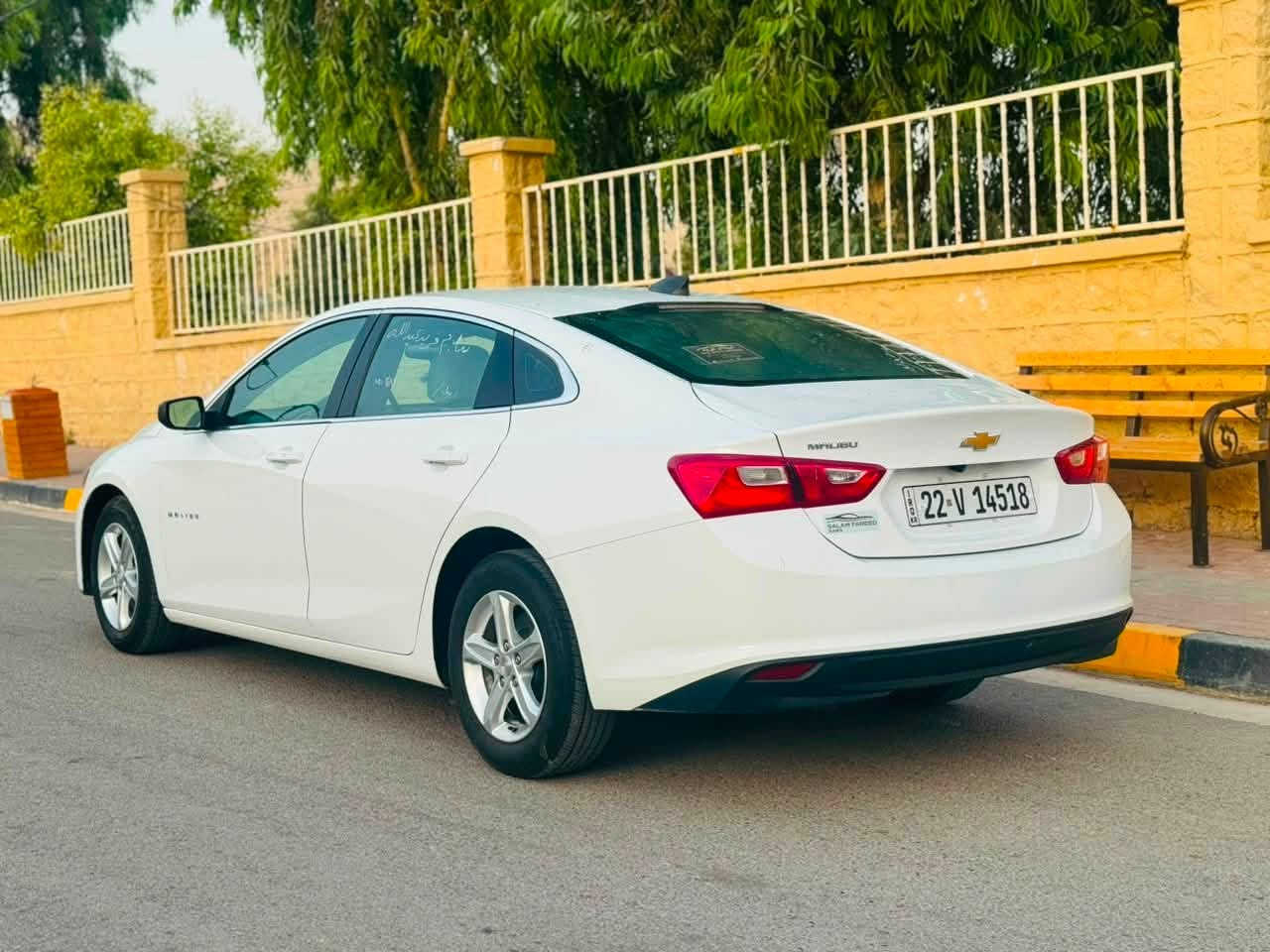 شفروليه ماليبو  موديل 2023  بدون صبغ وبدون تبديل
✨ المواصفات:
 • رادار أمامي + أوتو بريك
 • تشغيل بصمة
 • شاشة + كاميرا
 • ويل كب 
 • تبريد أمامي وخلفي
 • وبعد بيها هواي مواصفات إضافية

🛠️ ملاحظة:
صورة حادث موجودة ضمن الصور – الضرر فقط دعامية.
إيرباك الستيرن مصلح شركة وكل أغراضها (راديترات + مروحة) بشرط.

🔄 بيع أو مراوس مع سيارات رقم شمالي فقط بسعر معقول 

السعر 126
 
العنوان : أربيل أو موصل
‏￼

واتساب: ***********   ***********

￼
