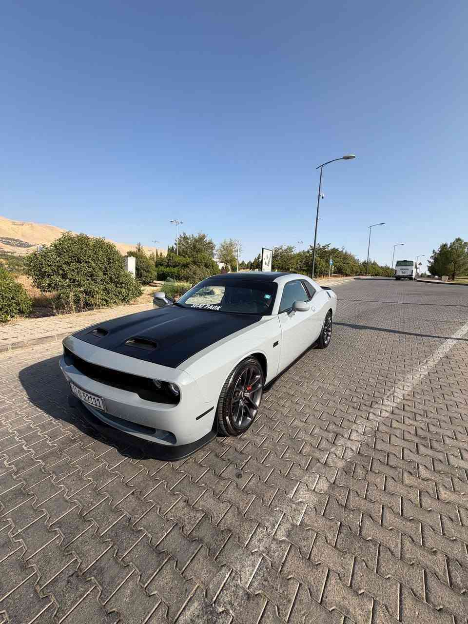 للبيع دودج تشالنجر سكات باك 🐝
الموديل: 2022
المحرك: 6.4 )
اللون: سمنتي 🩶
الرقم: بغداد
الممشى: 12,000 كم فقط
بدون ضرر حبايب
السيارة جديدة بمعنى الكلمة
 نظافة عالية جداً
🔥 محرك 6400 وأداء قوي

السيارة بحالة ممتازة جداً، والنظافة تبين من أول نظرة
سعر السياره  230$ ورقه قفل

التواصل ***********
