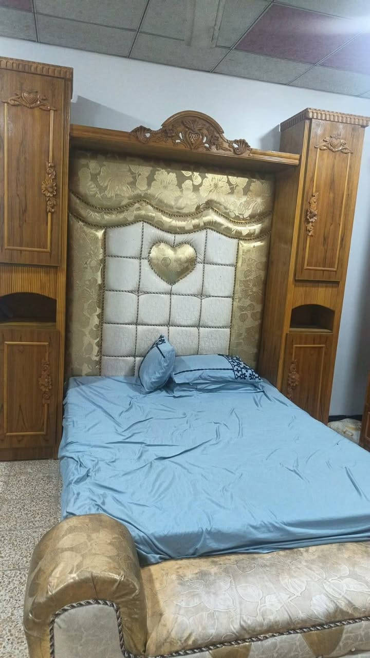 غرفه لبيع فصال ثقيل شرط توصيه ٨٠٠الف وبيامجال ***********
