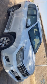برادو ٢٠١٢ • ٤ بستم • باب سائق صبغ