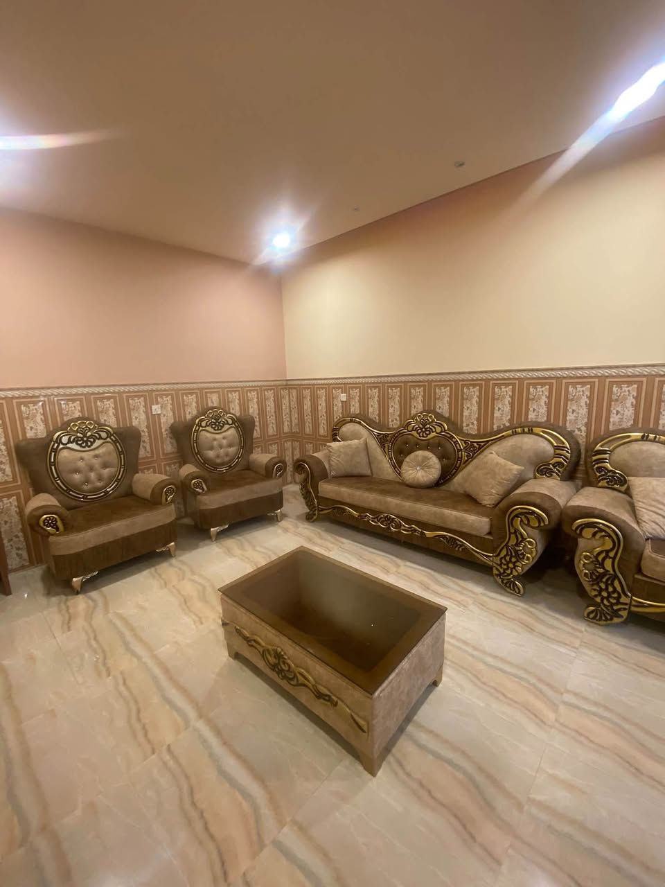 السلام عليكم طخم ما مستعمل كثير السعر 500000
الموقع تموز 
الي اريد هاذا الرقم 
***********
