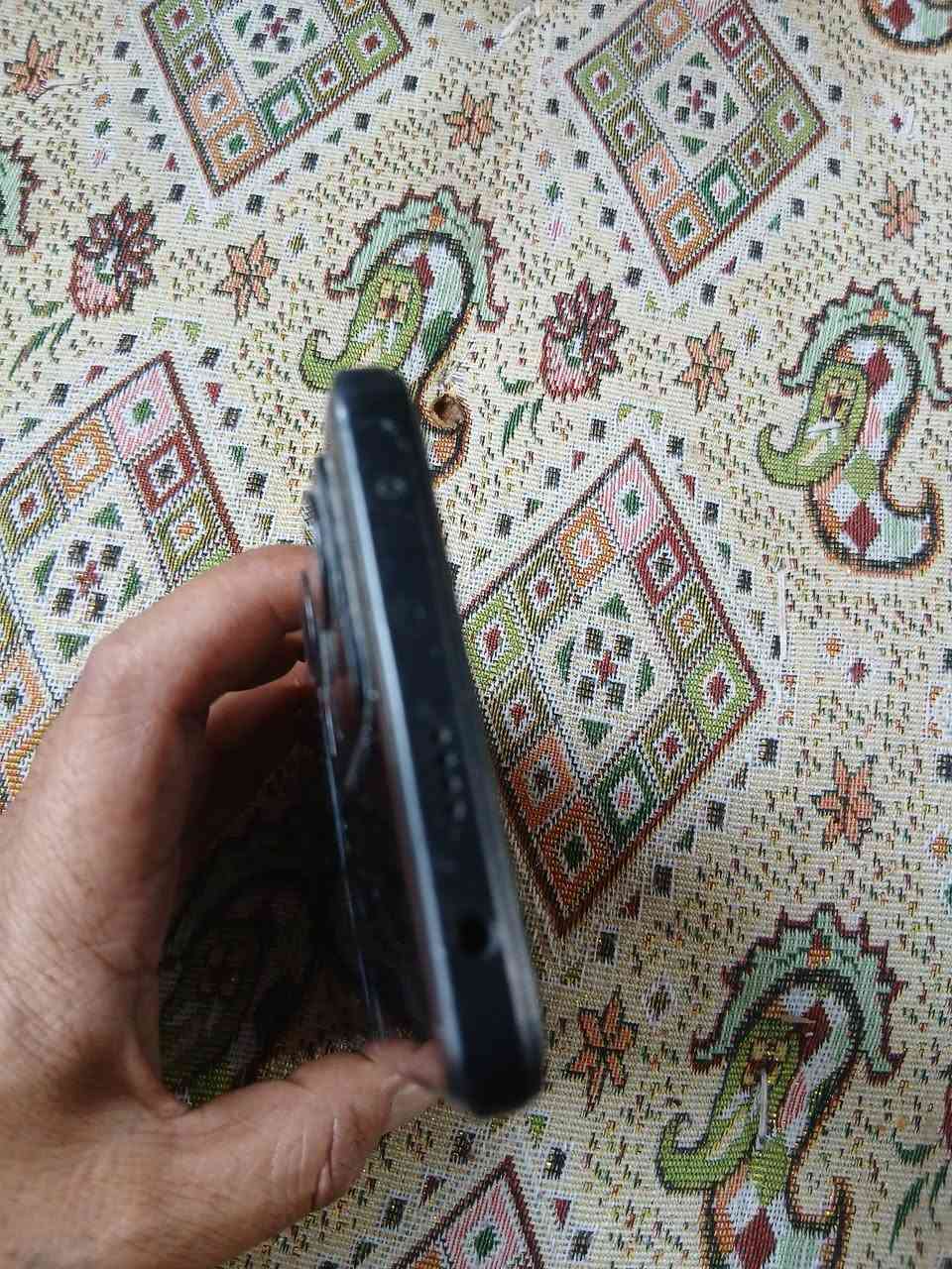 تلفون ردمي 12بلاص فايف جي بيه ضربه بل شاشه شغال جهاز راقي للبيع مروس يرهم ذاكره 265 واتساب ***********
