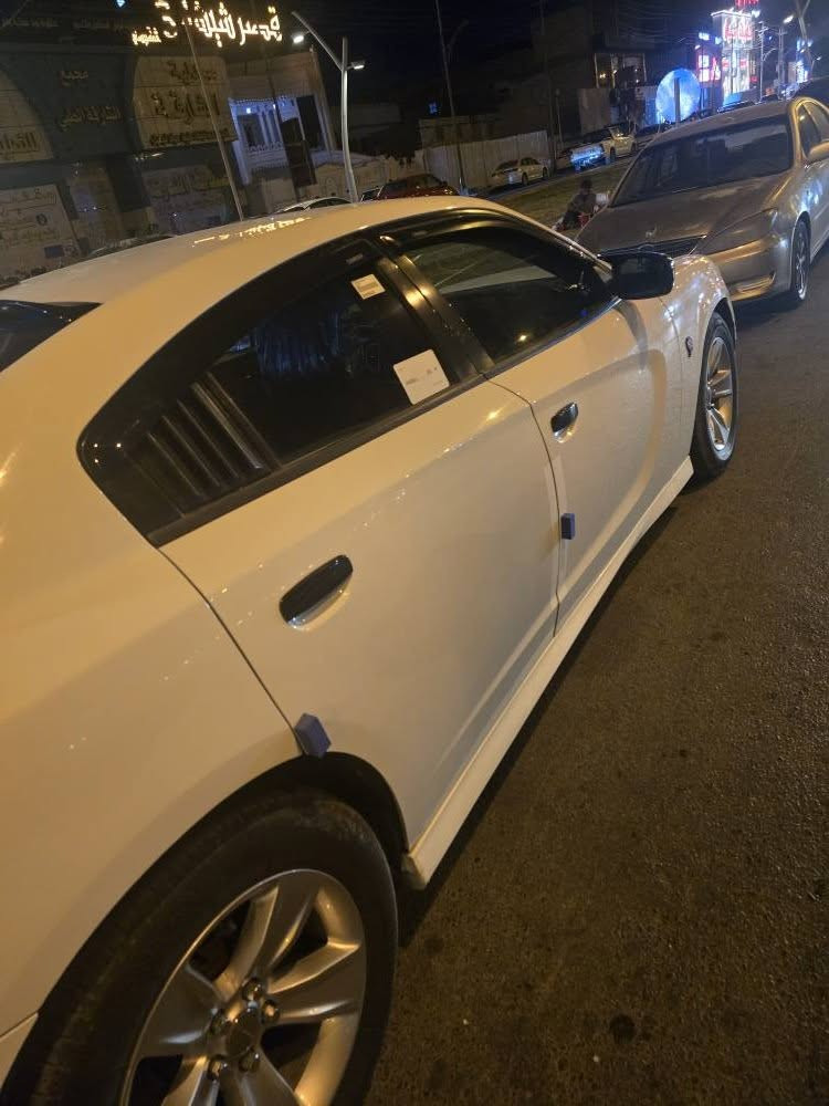 دودج جارجر
 Dodge charger 
اللون 》ابيض 
الموديل 》2018
الفئة》sxt محدث gt 
الضرر 》دعامية فقط 
السعر 》20.000$ وبيها مجال
المواصفات :-
جارجر ابيض بيها مكانات ٣ الى٤ بارد ويل بلادي السيارة جاهزة من كلشي كماليات كير محرك مكفول مكفوله من الصبغ وبالعافيه ع ياخذها ماشيه ١٣٠ ميل والسعر قابل للتفاوض بيك خير واتصل وادلل 
*********** الفلوجة, الأنبار
