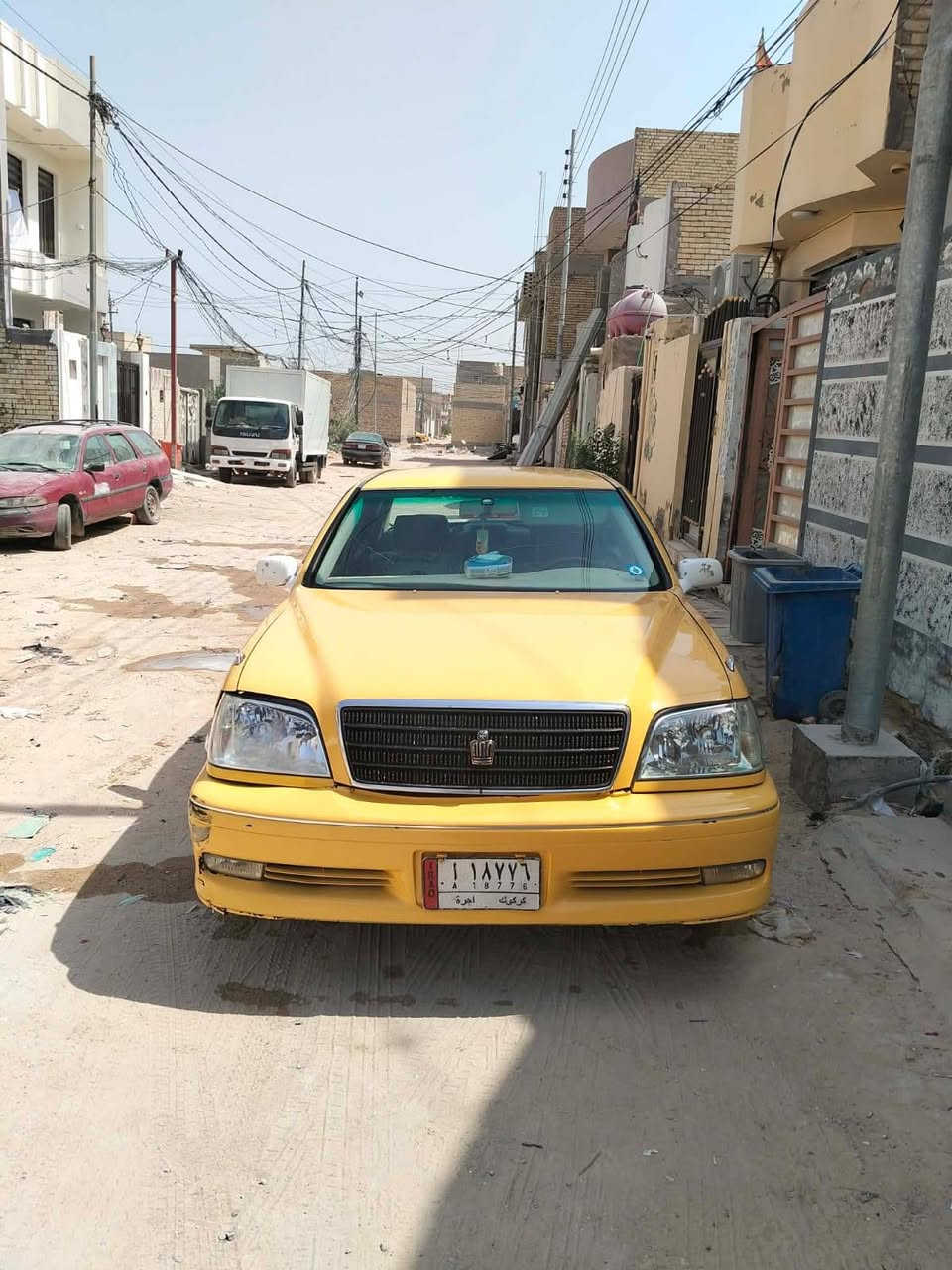 السلام علكم..ملكة عدلة نضيفة مكينة وكير  وتبريد مكفولة من الكص سيارة جاهزة الرقم ***********
